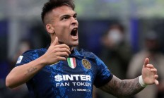 开云体育-博洛尼亚遭遇困境，球队成绩跌落