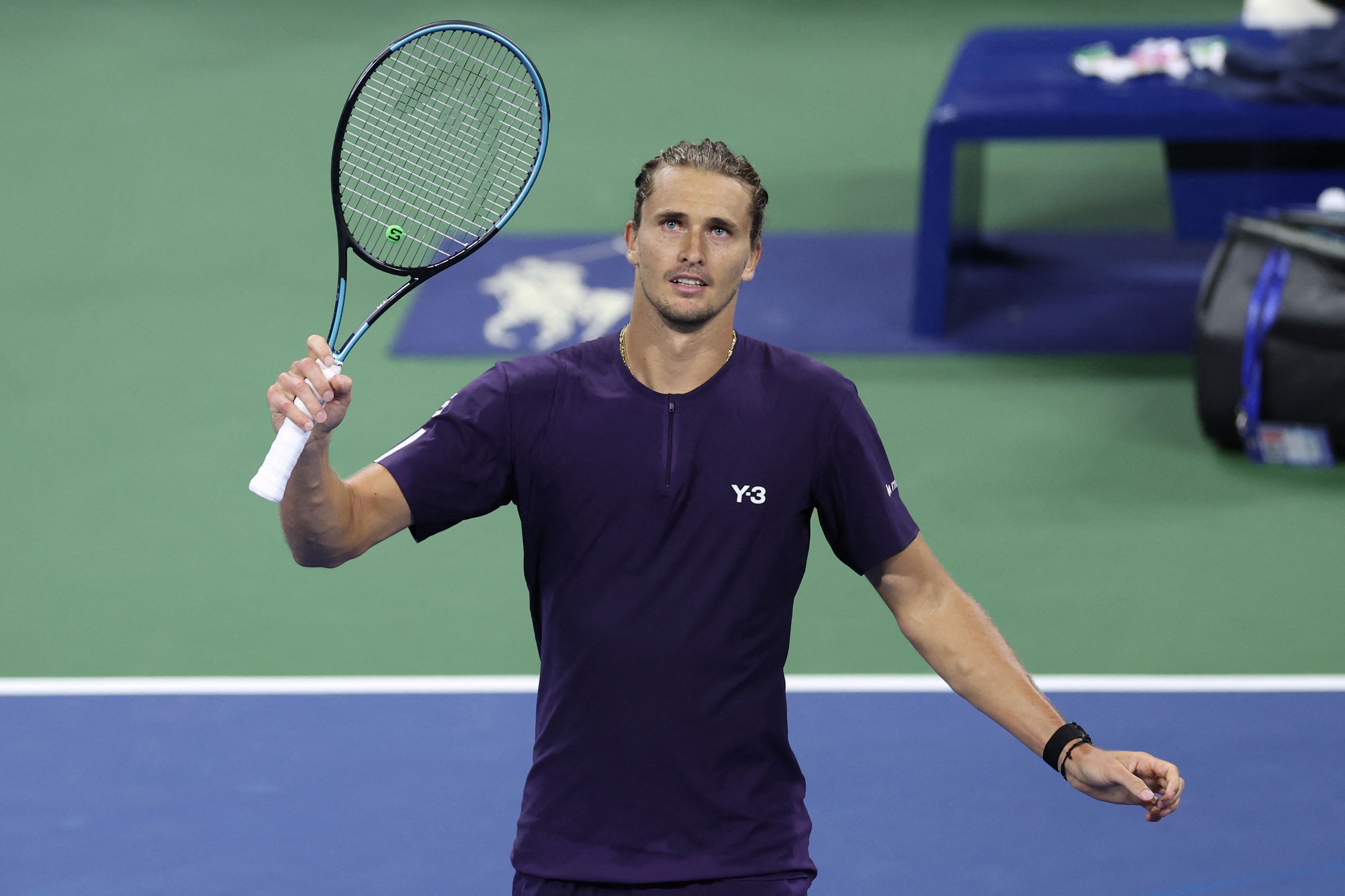 包含美网险胜年终总决赛，兹维列夫刷新纪录的词条