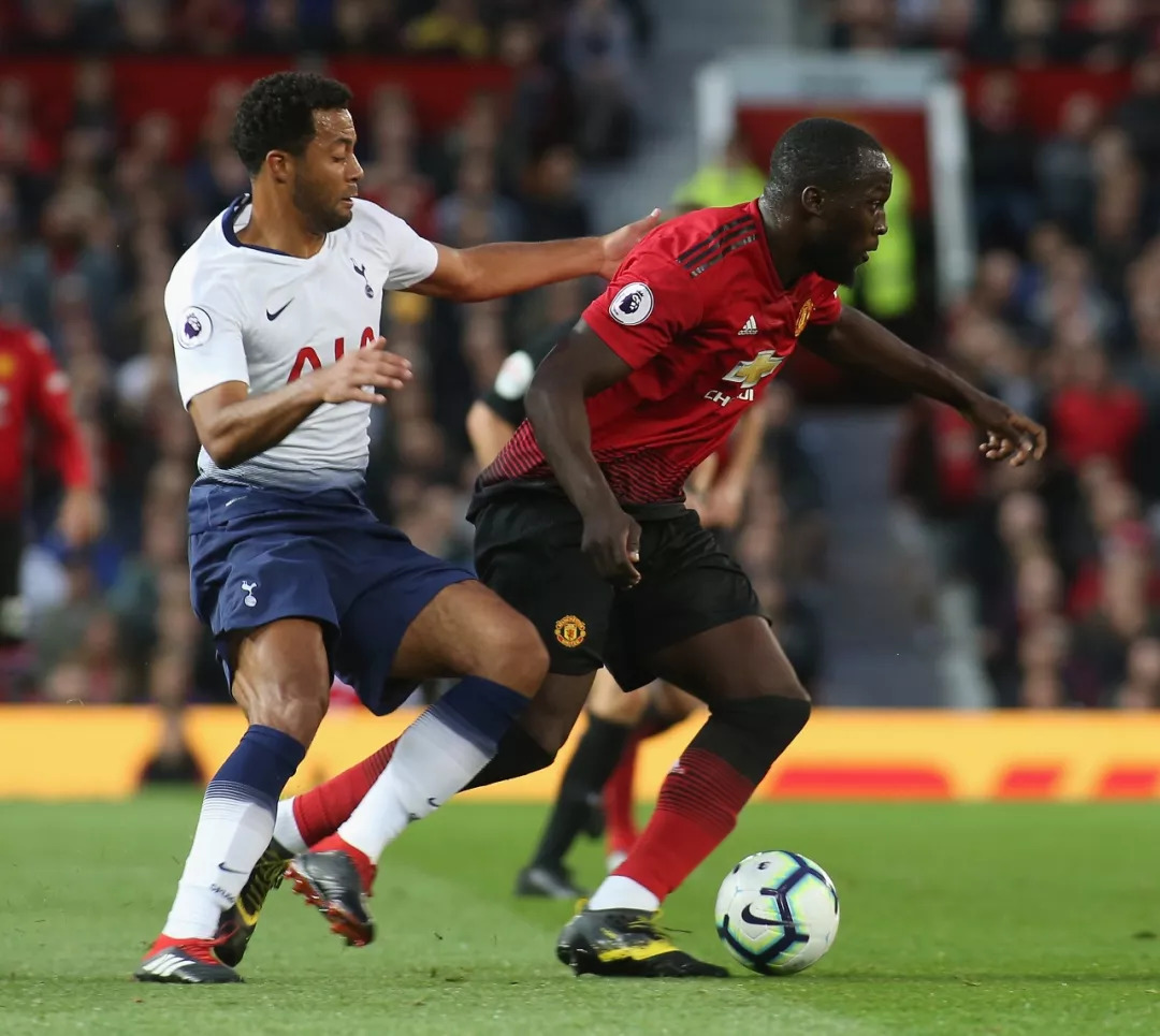 包含华伦西亚-不敌奥萨苏纳，遭遇两连败的词条