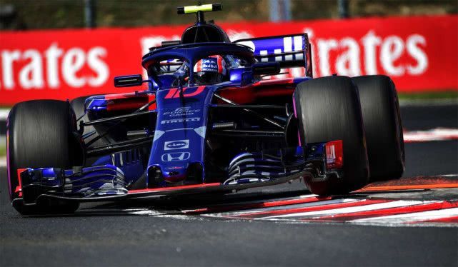 梅赛德斯碾压红牛二队，阿隆索刷新纪录的简单介绍