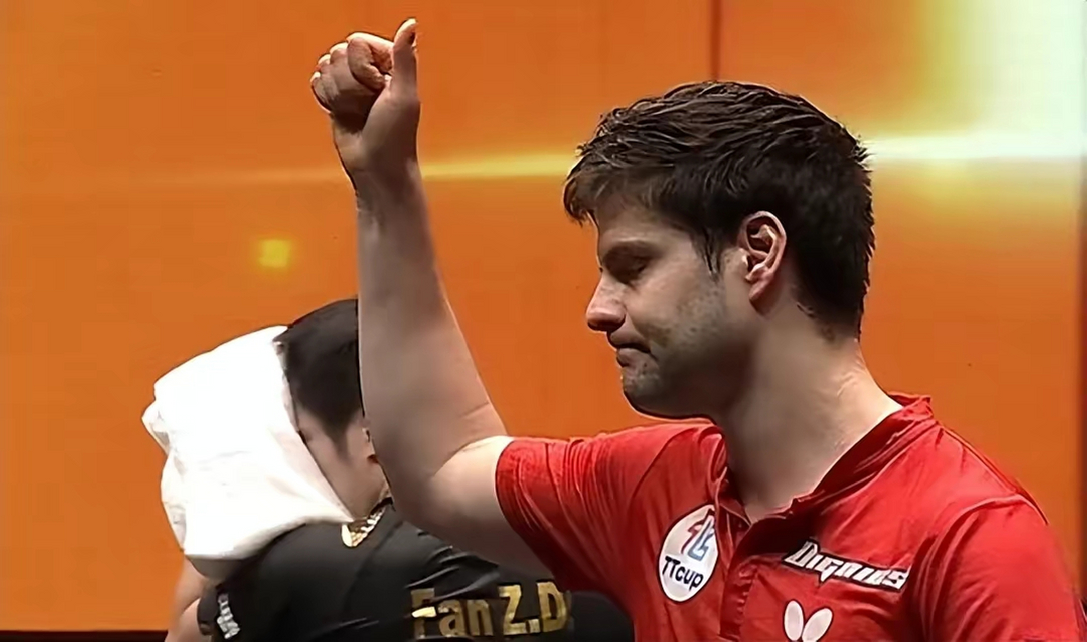 包含德国乒乓球队横扫韩国乒乓球队，奥恰洛夫爆发神勇的词条