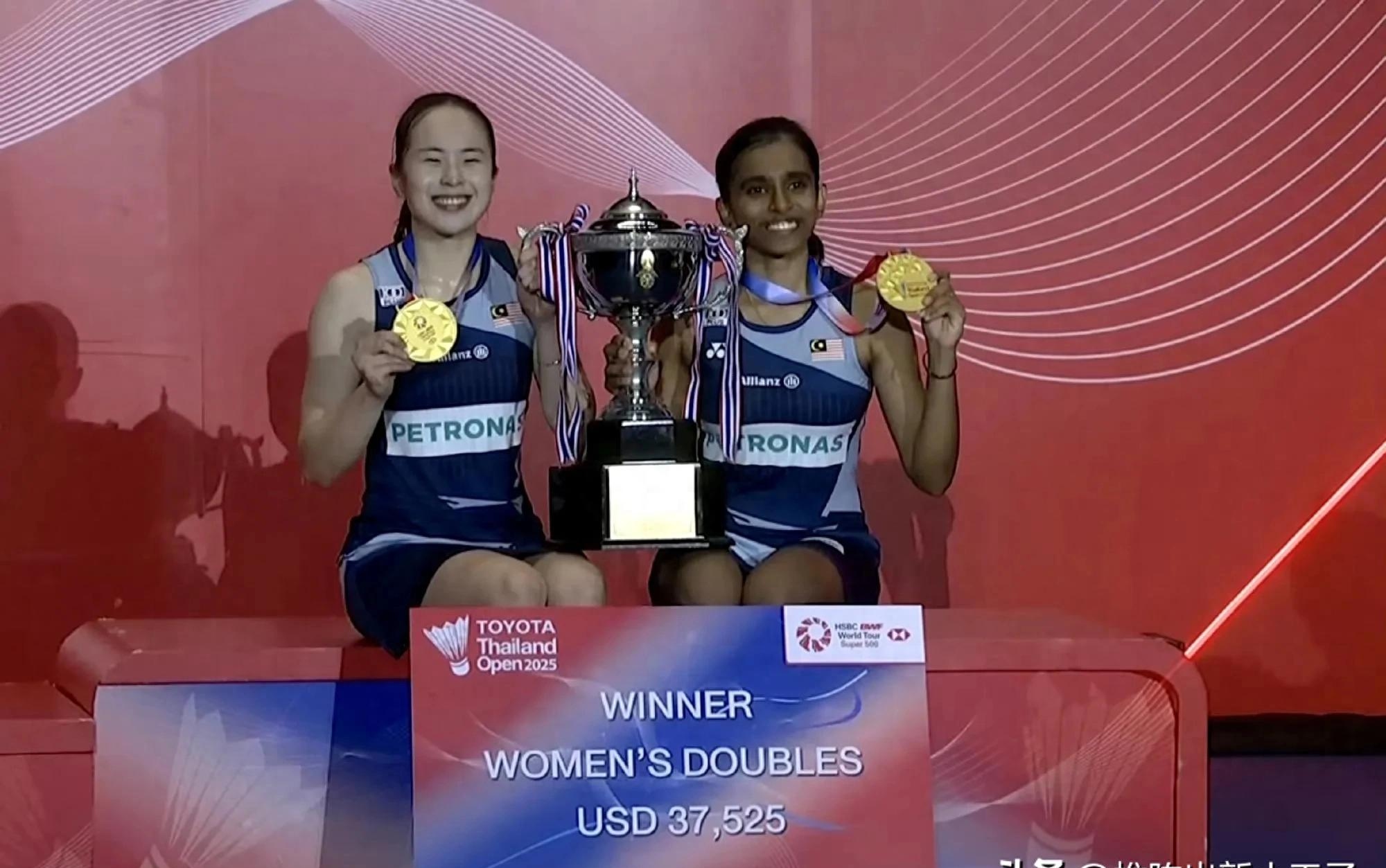 包含马来西亚队横扫韩国队，陈雨菲刷新纪录的词条