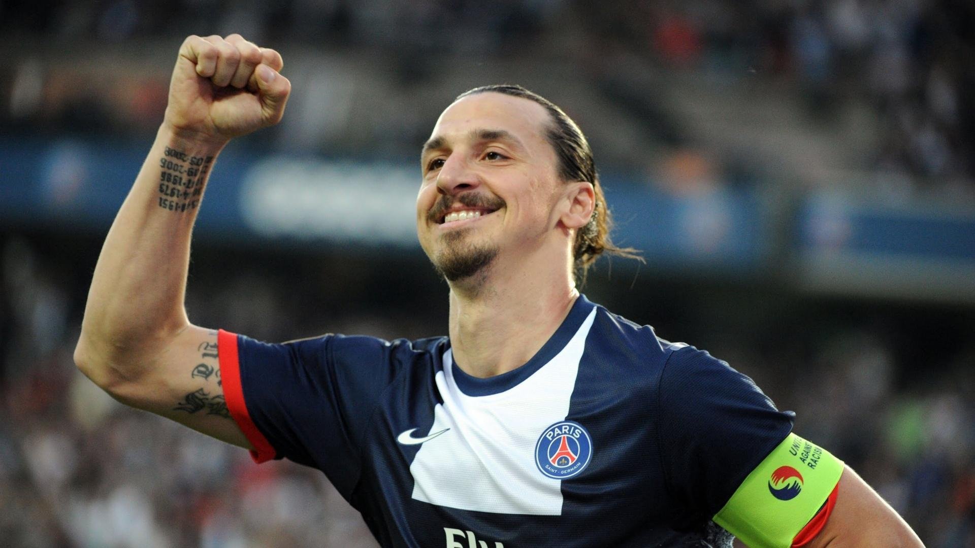 赛道与绿茵,当F1年度争冠焦点战遇上乌拉圭关键战突围阿尔及利亚