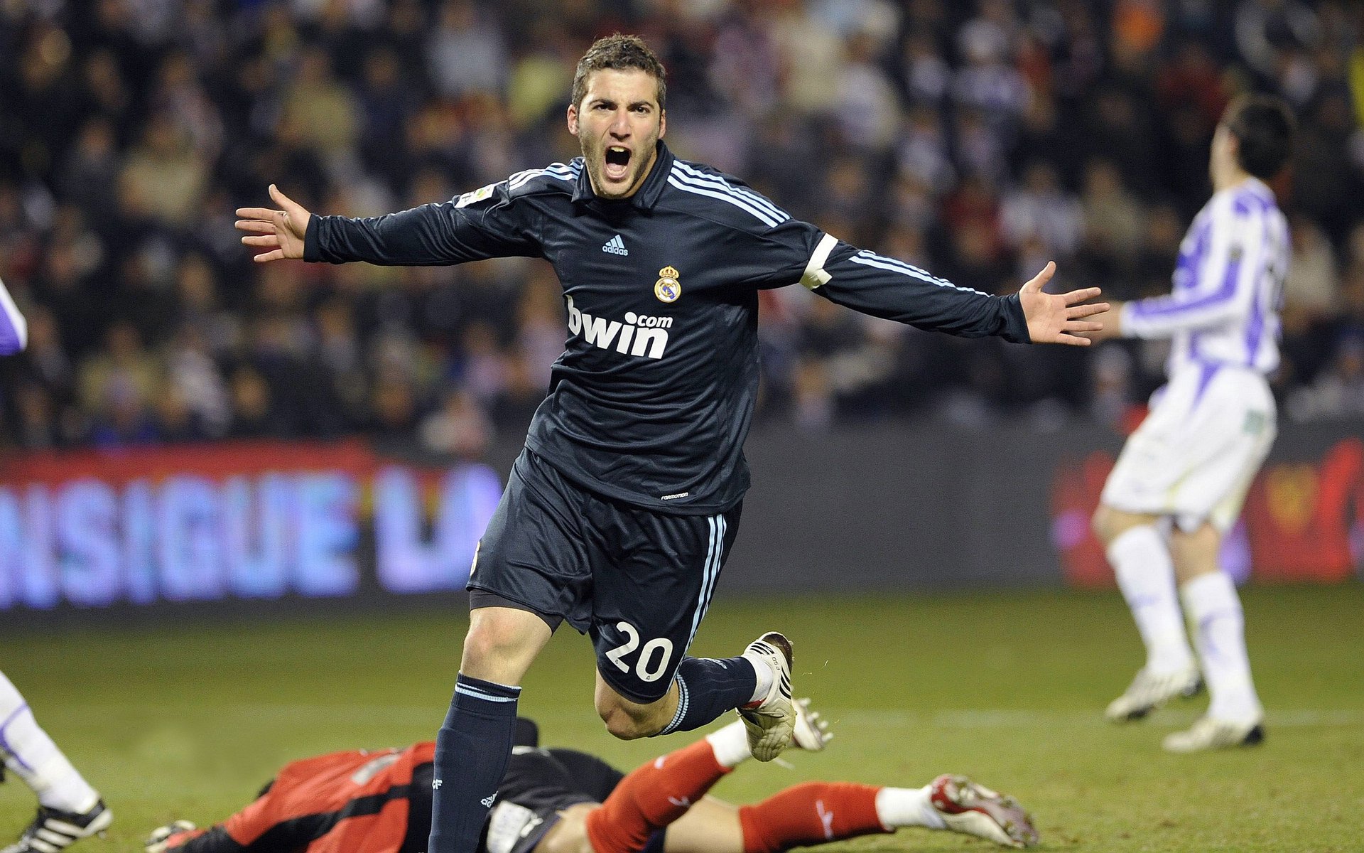 冰与火之歌，塞内加尔巅峰对决冰岛，布鲁诺一锤定音铸就传奇