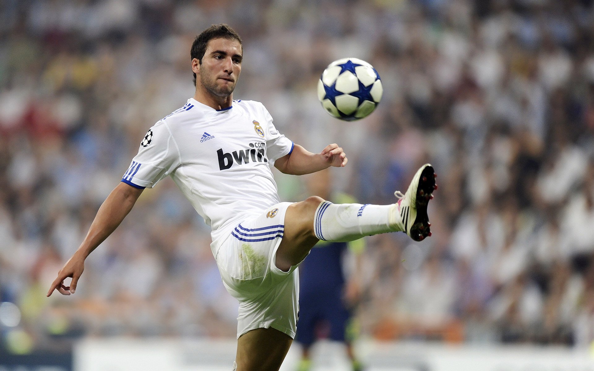 节奏大师与铁血意志，C罗引领全队，拜仁生死战力克波兰启示录